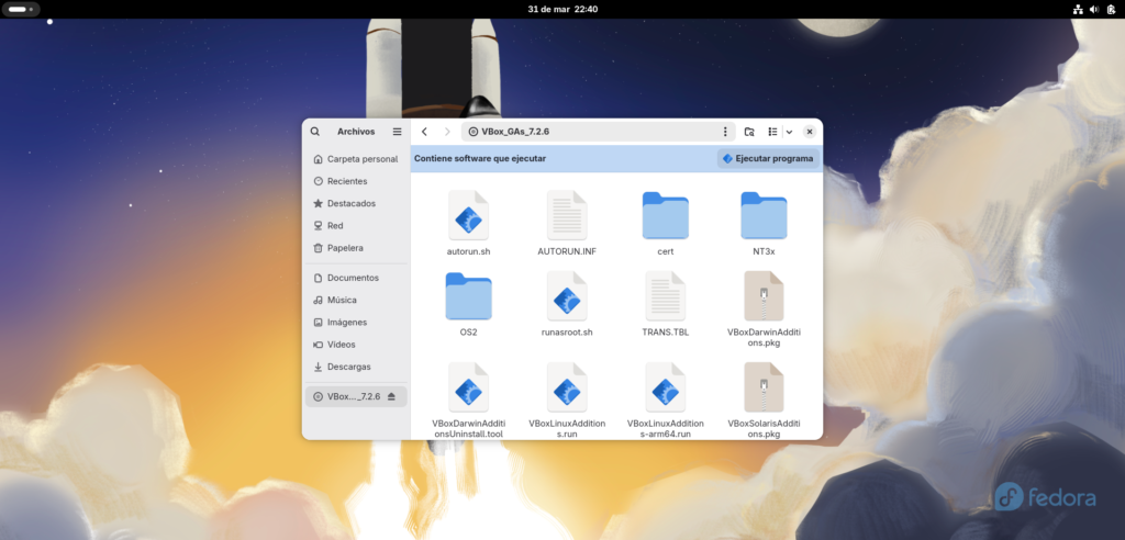gestor de archivos de Fedora con el CD montado