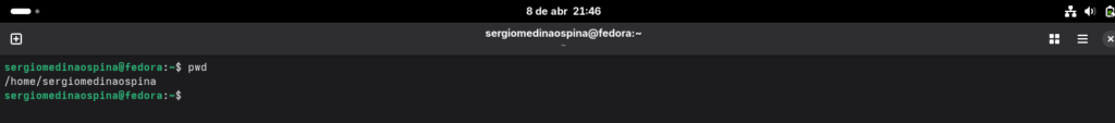 terminal Fedora con pwd mostrando tu directorio home